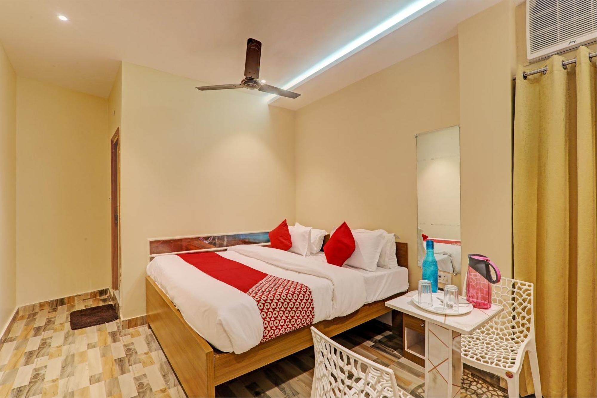 Hotel O Royal Regency Palace Gorakhpur Esterno foto
