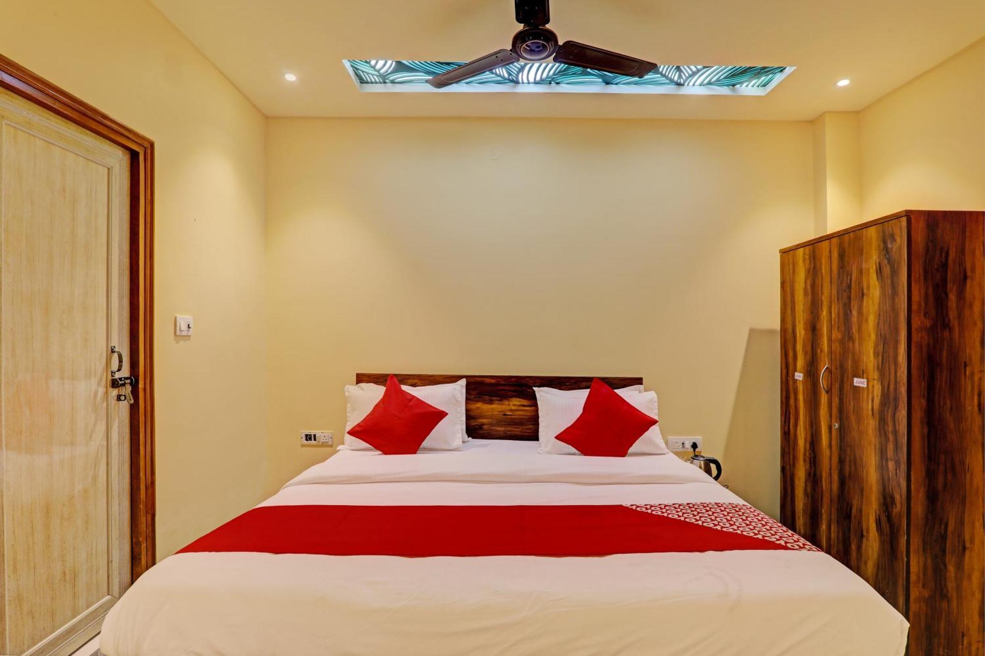 Hotel O Royal Regency Palace Gorakhpur Esterno foto