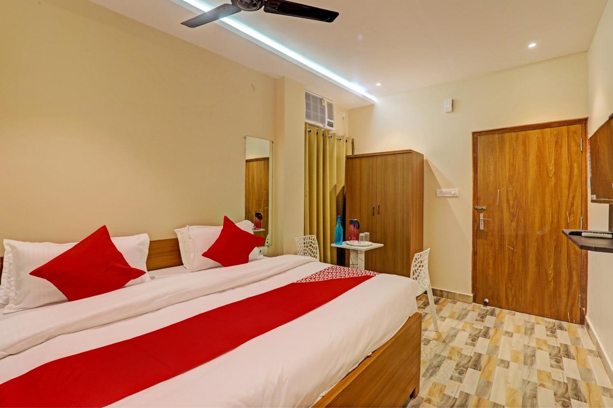 Hotel O Royal Regency Palace Gorakhpur Esterno foto