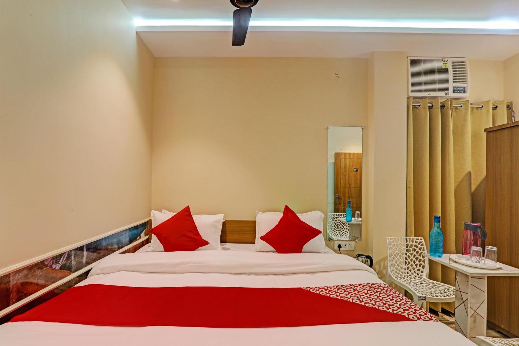 Hotel O Royal Regency Palace Gorakhpur Esterno foto