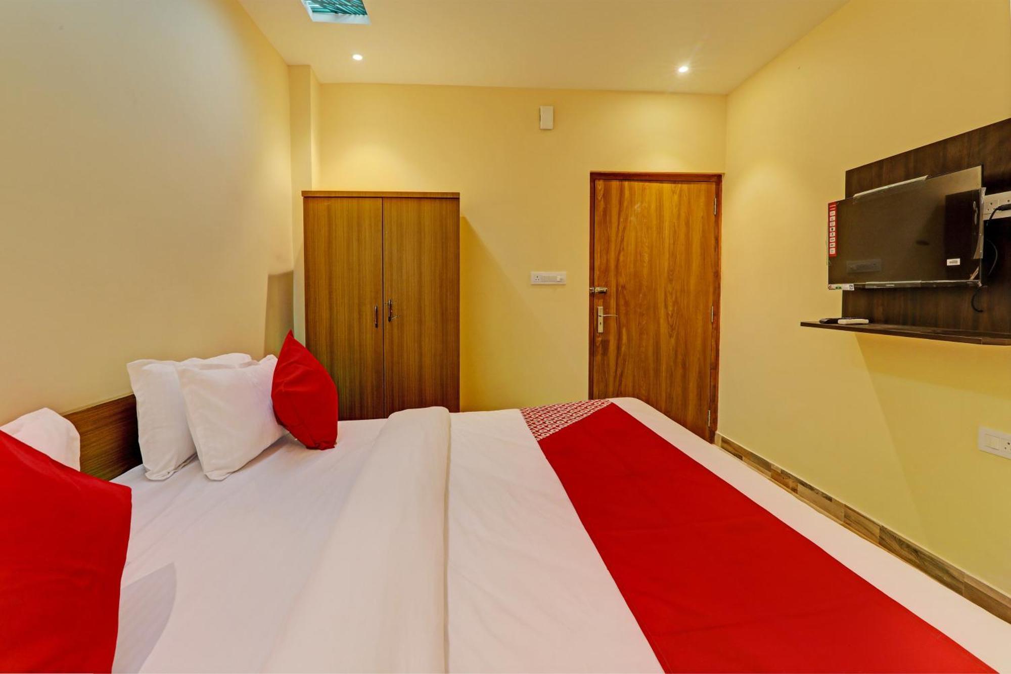 Hotel O Royal Regency Palace Gorakhpur Esterno foto