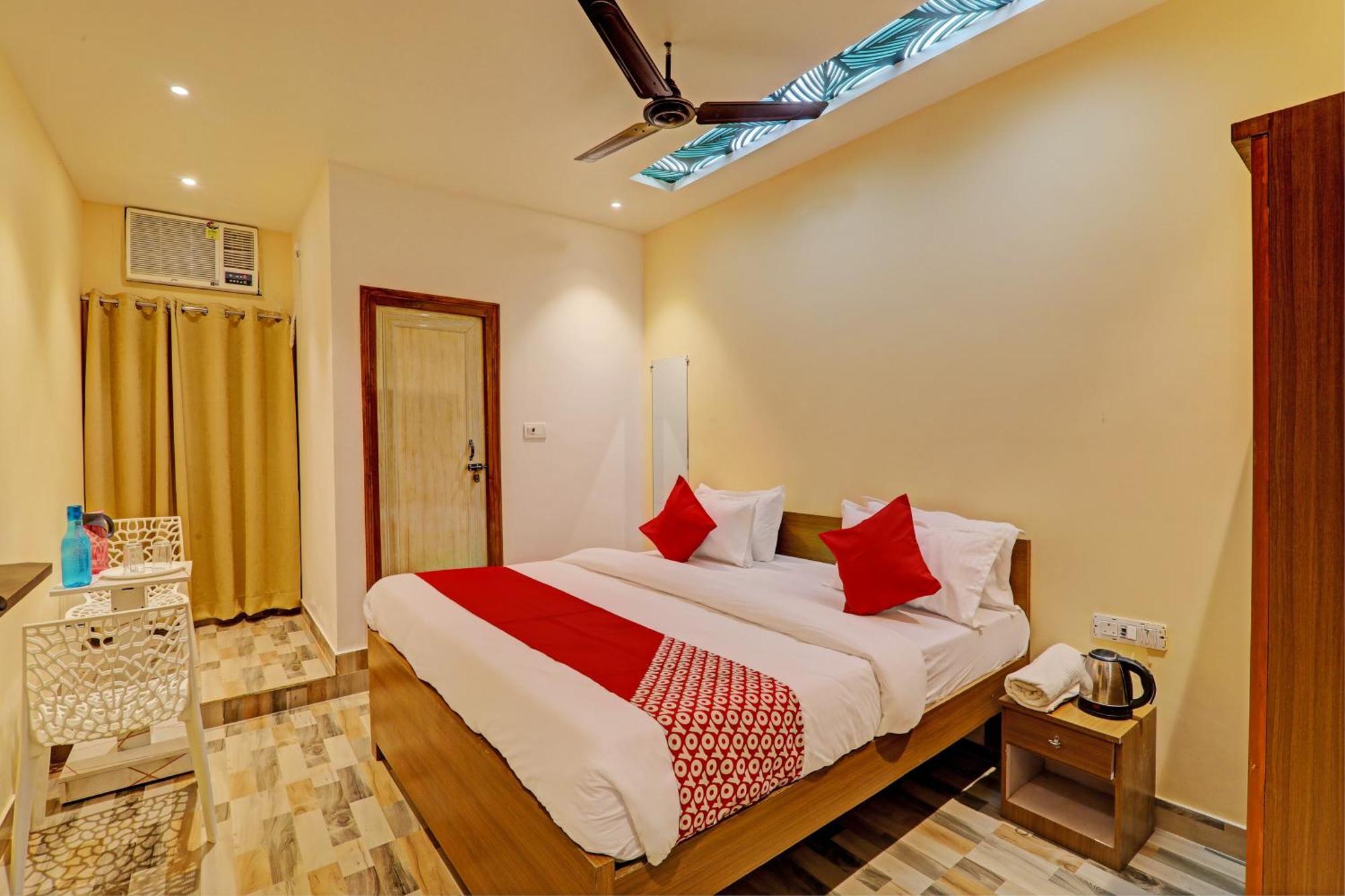 Hotel O Royal Regency Palace Gorakhpur Esterno foto